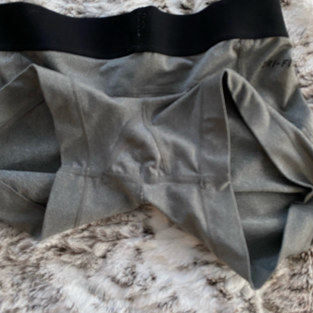 NIKE SPANDEX SHORTS GRAY - Picture 5 of 6